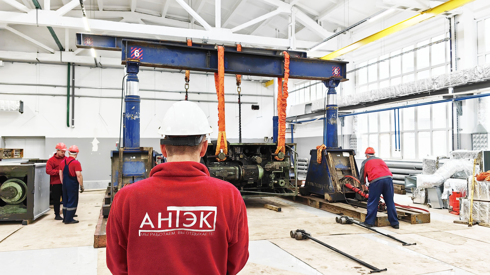 Гидравлический портальный подъемник Lift System 22A/44A от компании АНТЭК Гидравлический портальный подъемник Lift System 22A/44A